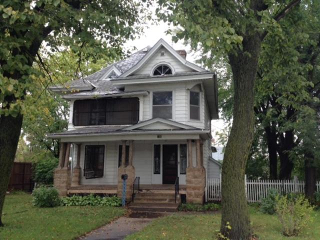 220 Smith St