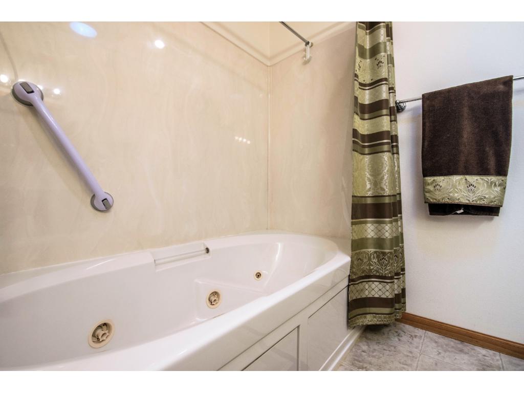 2608 Edgewood Cir