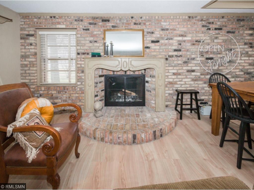 2265 Viking Dr