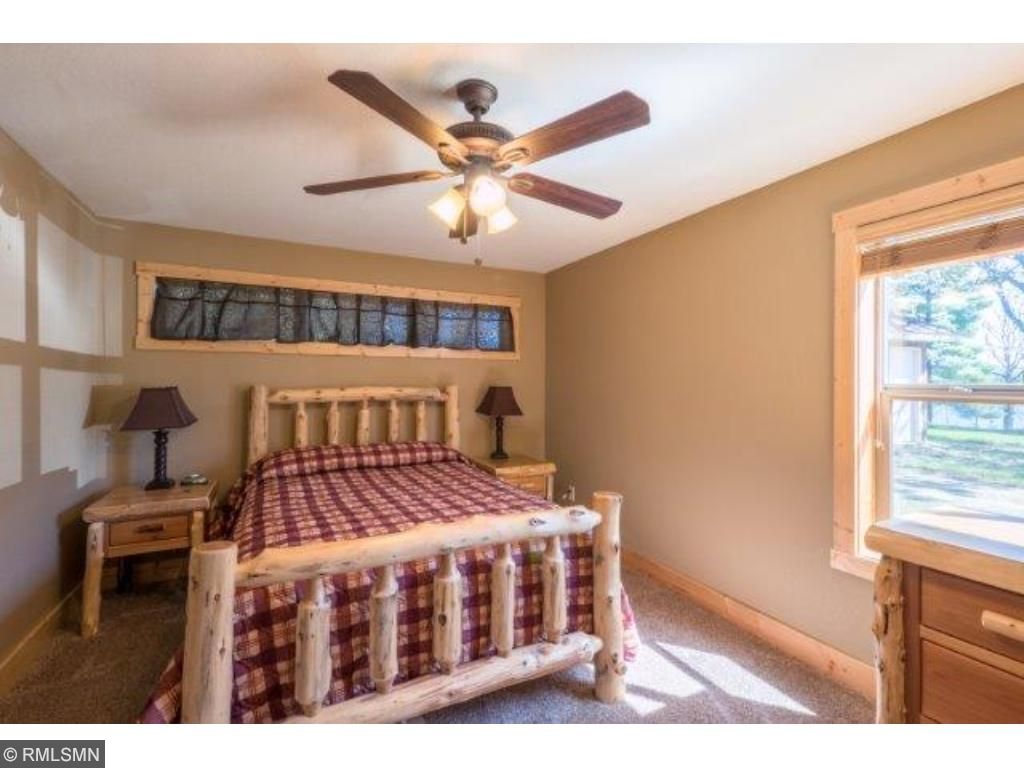 11378 Grouse Loop NW