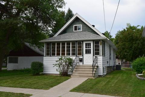 1017 3rd Ave N