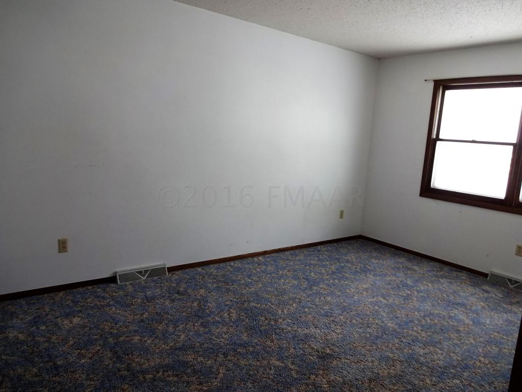 402 Northern Pacific Ave W