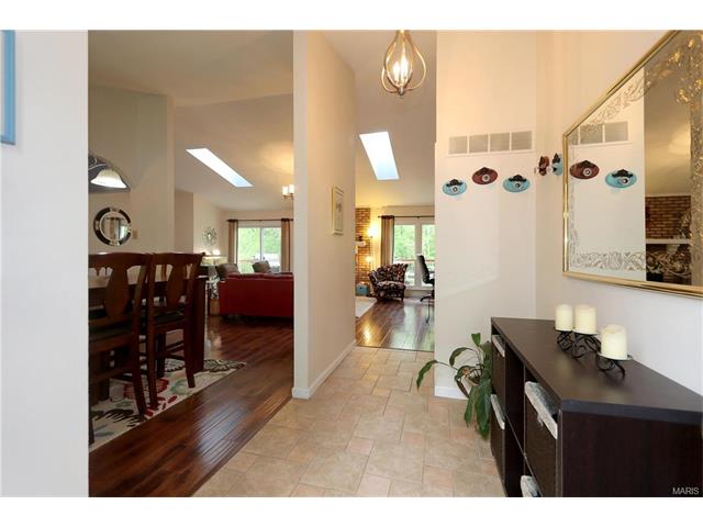 For Sale: 16463 Fullerton Meadows Dr Ballwin, MO 63011