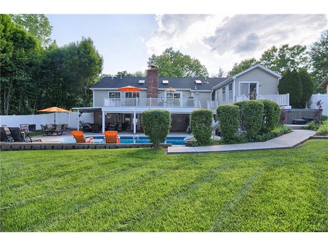 For Sale: 2406 Forest Leaf Pkwy Ballwin, MO 63011