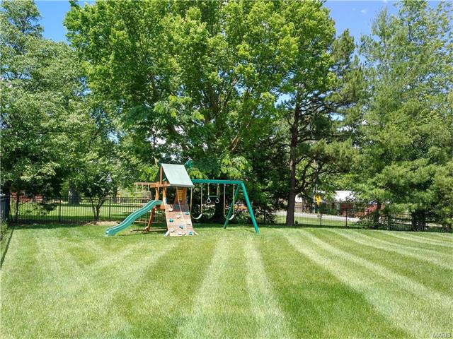 For Sale: 1607 Strecker Pnes Ballwin, MO 63011