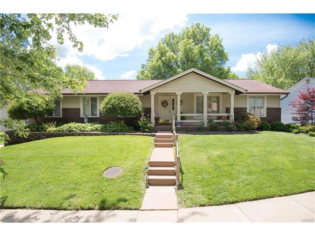 15642 Summerridge Dr, Chesterfield MO 63017