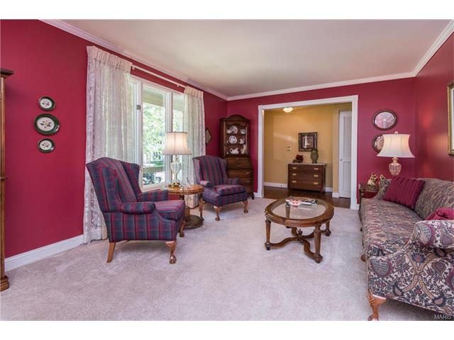 15642 Summerridge Dr, Chesterfield MO 63017
