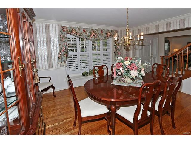 For Sale: 1712 Eldon Ridge Ct Chesterfield, MO 63017