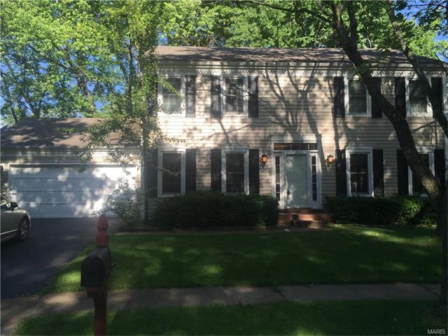 2350 Sportsmen Hl Chesterfield, MO 63017