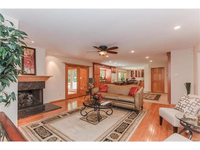 15431 Pickett Ct
