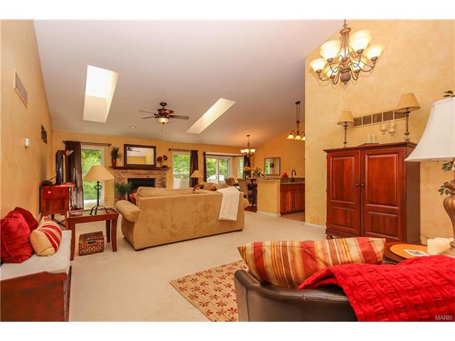 1521 Berry Leaf Ct Ballwin, MO 63021