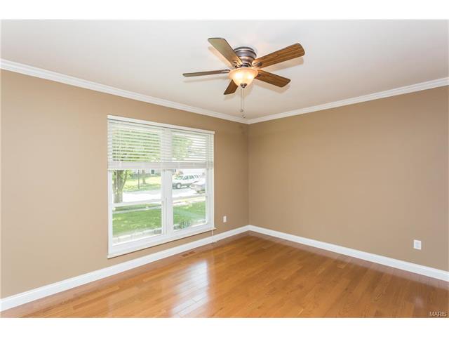 595 Summit Hills Dr, Fenton MO 63026