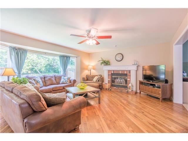 For Sale: 65 Moselle Ct Florissant, MO 63031