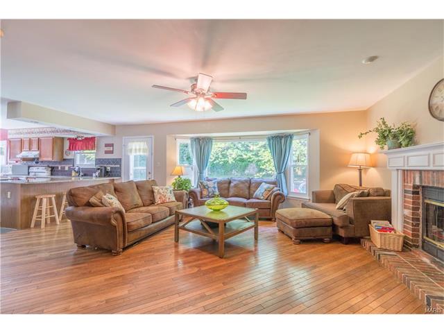 For Sale: 65 Moselle Ct Florissant, MO 63031