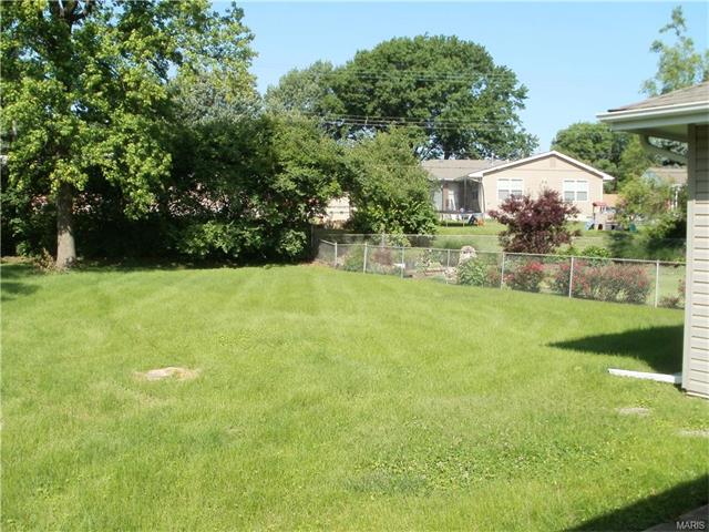 For Sale: 3 Elm Florissant, MO 63031
