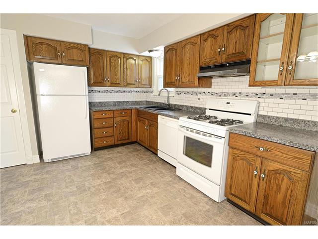 For Sale: 3040 Matlock Florissant, MO 63031