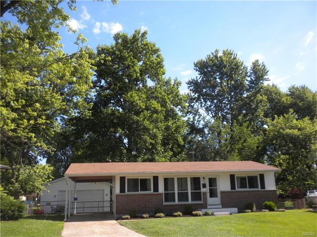 For Sale: 1245 Bellarmine Ln Florissant, MO 63031