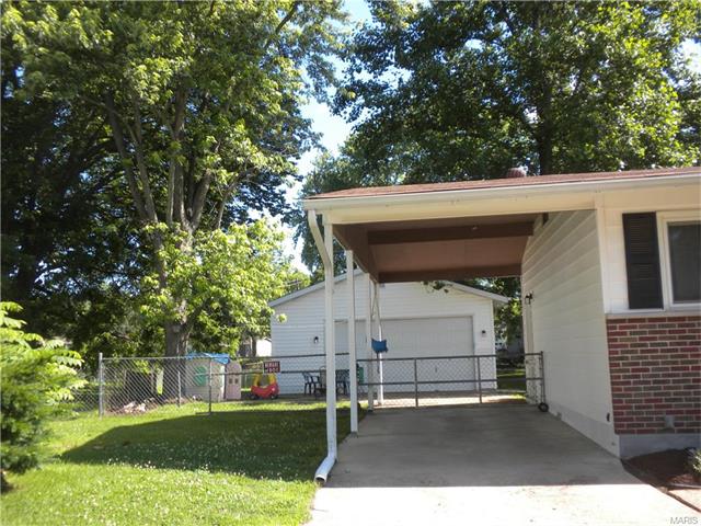 For Sale: 1245 Bellarmine Ln Florissant, MO 63031