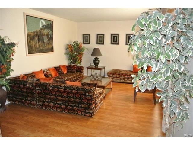 2975 Churchill