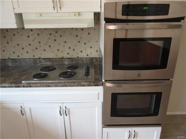 3780 Helmkampf, Florissant MO 63033