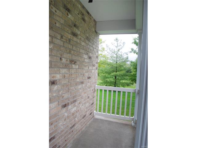 For Sale: 10 Jost Villa Dr Florissant, MO 63034