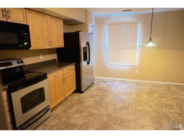 318 Waterside Dr
