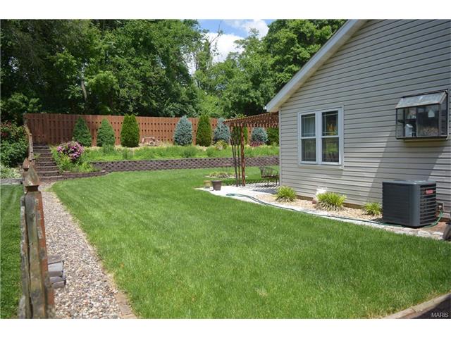 For Sale: 112 Dawnridge Hazelwood, MO 63042