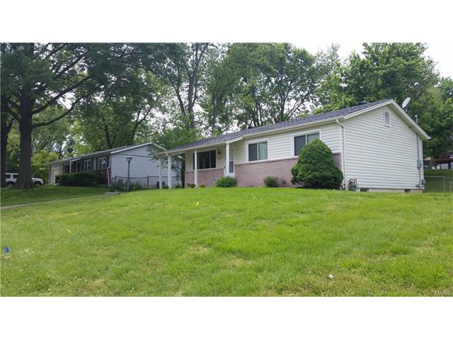 1821 Schulte Hl Maryland Heights, MO 63043