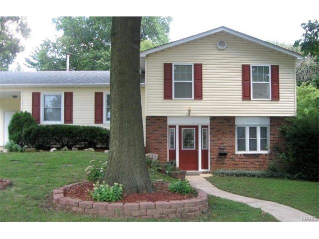 For Sale: 3230 Bristol Hall Dr Bridgeton, MO 63044
