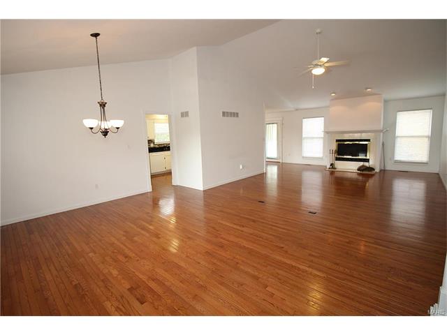 4914 Country Club Dr