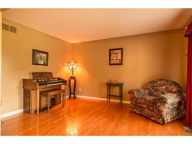For Sale: 5168 Copperleaf Dr Imperial, MO 63052