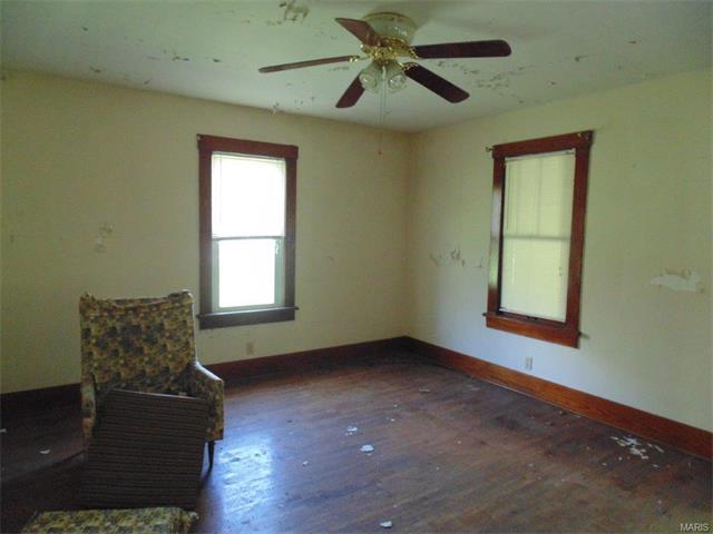 703 Mill Hill Rd Saint Clair, MO 63077