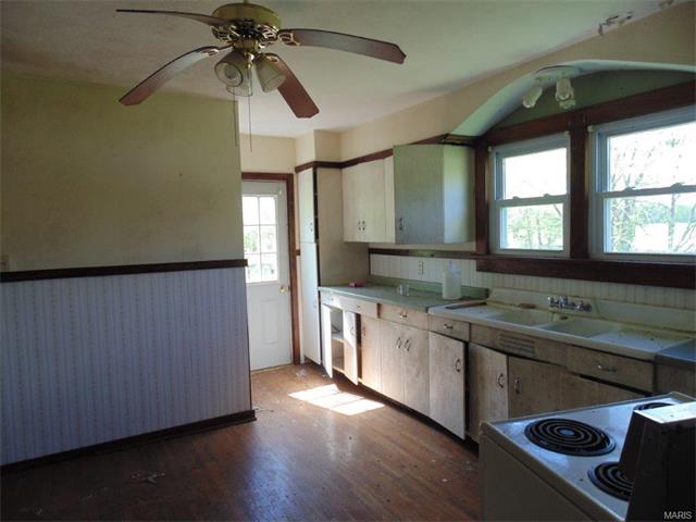 703 Mill Hill Rd Saint Clair, MO 63077