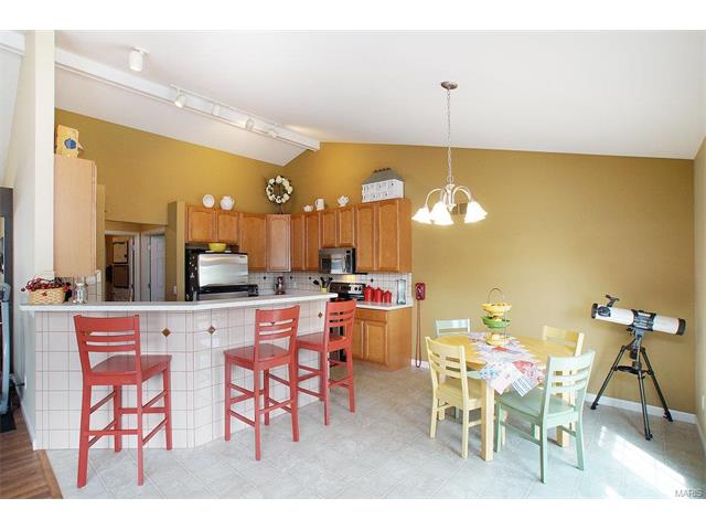 924 Bridgeview Ct