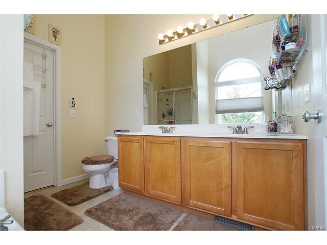 924 Bridgeview Ct