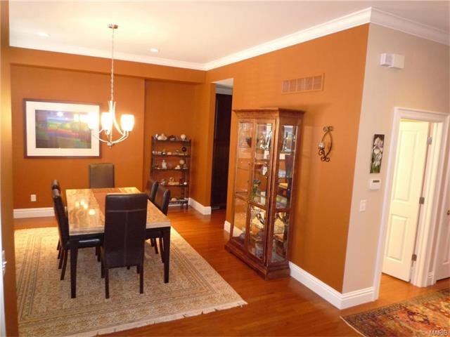 For Sale: 1409 Vail Pl Saint Louis, MO 63104