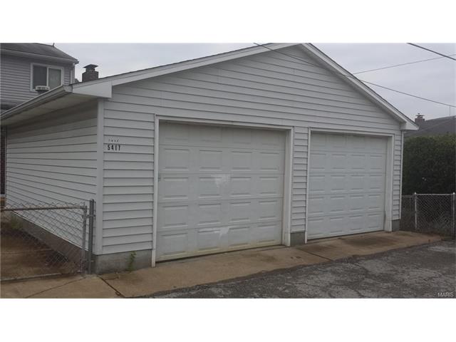 5417 Sunshine Dr, Saint Louis MO 63109