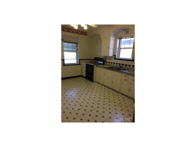 2023 Macklind Ave