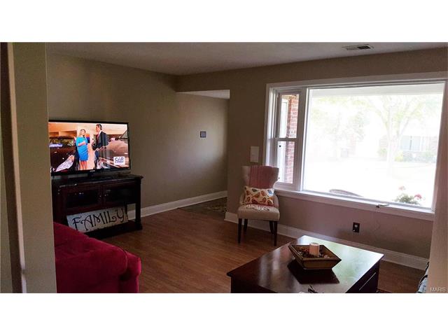 For Sale: 6405 Printz Ct Saint Louis, MO 63116