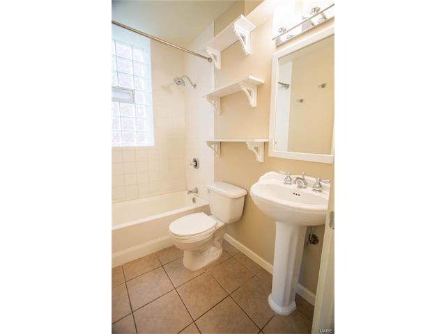 For Sale: 4757 Rosa Ave Saint Louis, MO 63116