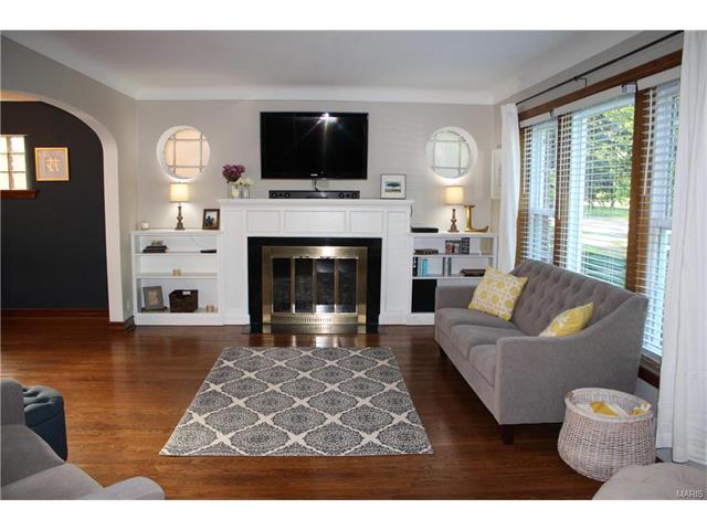 For Sale: 4069 Holly Hills Blvd Saint Louis, MO 63116