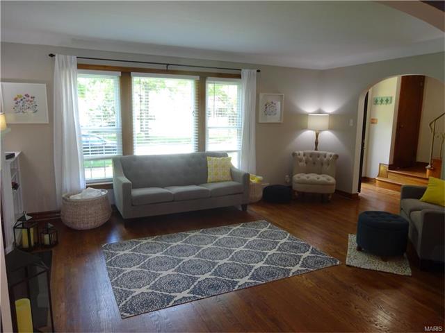 For Sale: 4069 Holly Hills Blvd Saint Louis, MO 63116