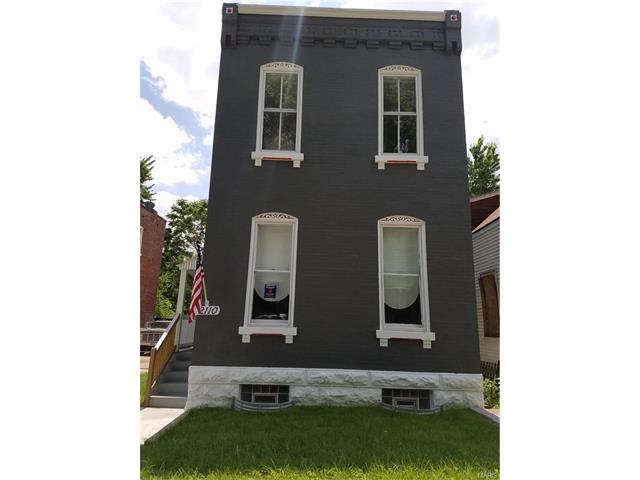 2110 Stansbury St Saint Louis, MO 63118