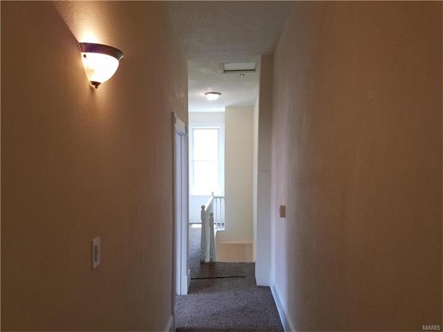 2110 Stansbury St Saint Louis, MO 63118