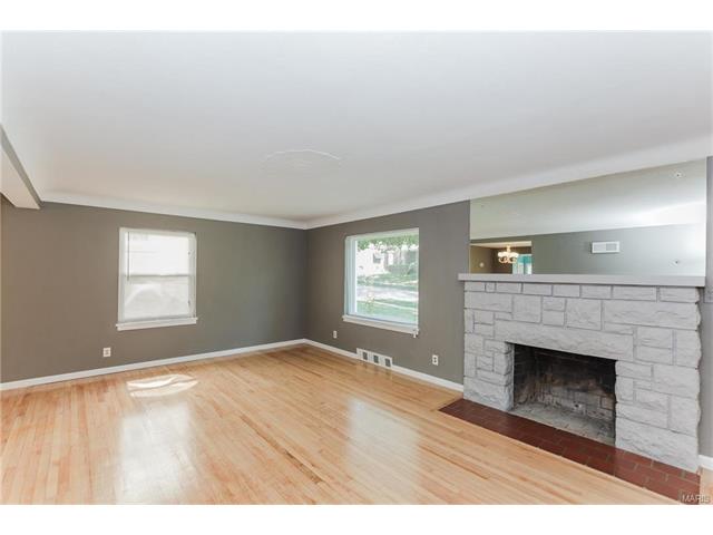 3049 Delavan Dr