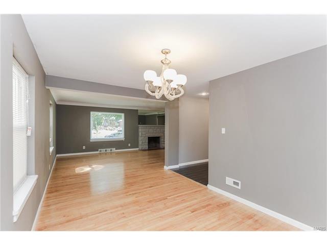3049 Delavan Dr