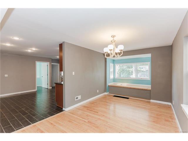 3049 Delavan Dr