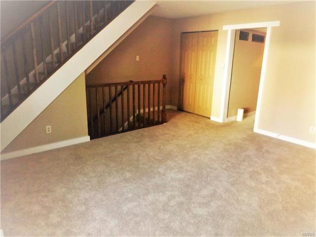 321 Barrington Sq #APT H, Saint Louis MO 63122