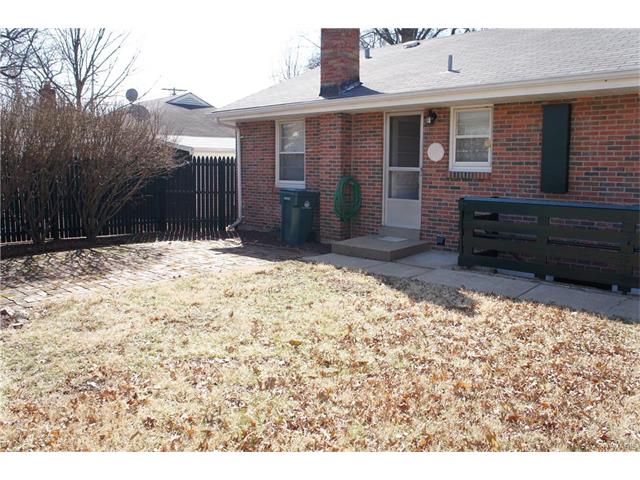 832 S Ballas Saint Louis, MO 63122