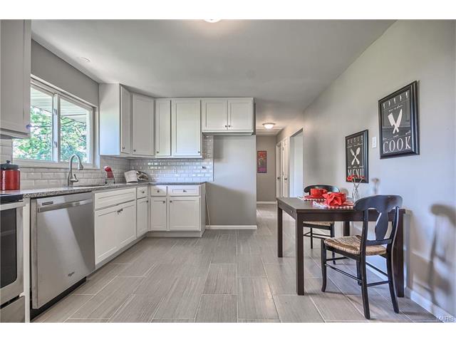 For Sale: 10552 Crecelius Dr Saint Louis, MO 63123